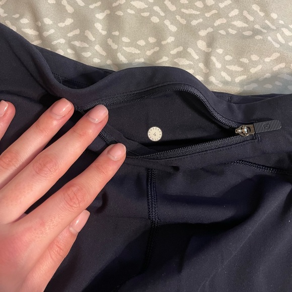 Lululemon Tights Size 4 NAVY BLUE - Picture 3 of 3